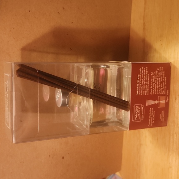 Yankee Candle Fragrances Reed Diffuser Autumn Wreath Scent New in box - Picture 5 of 7